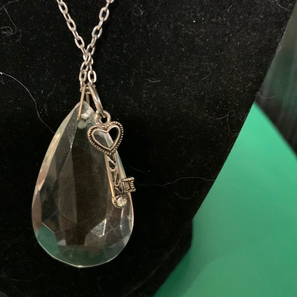Gorgeous necklace 16”